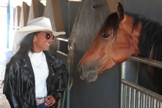 “aumeeeeenta!”:-cantora-araguainense-mary-alves-alcanca-mais-de-250-milhoes-de-acessos-nas-redes-sociais-e-ganha-o-brasil