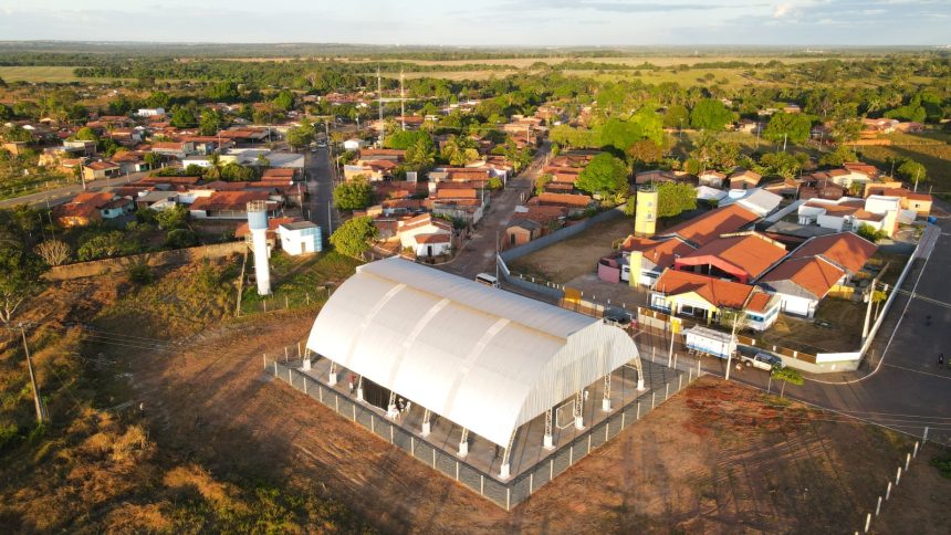 nova-quadra-esportiva-do-distrito-novo-horizonte-foi-entregue-pela-prefeitura-de-araguaina-e-ja-esta-disponivel-para-a-populacao