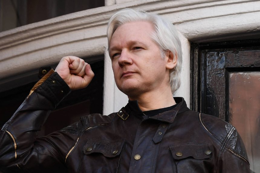 assange,-fundador-do-wikileaks,-faz-acordo-com-eua-e-deixa-prisao-no-reino-unido