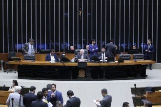 camara-aprova-acordo-entre-brasil-e-albania-sobre-servicos-aereos