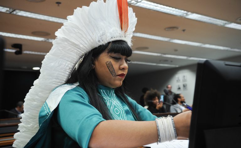 comissao-entrega-ao-governo-sugestoes-de-reparacao-aos-povos-tradicionais-atingidos-na-tragedia-de-mariana