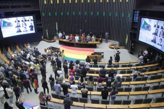 deputadas-defendem-prioridade-para-pauta-lgbtqia+-na-camara