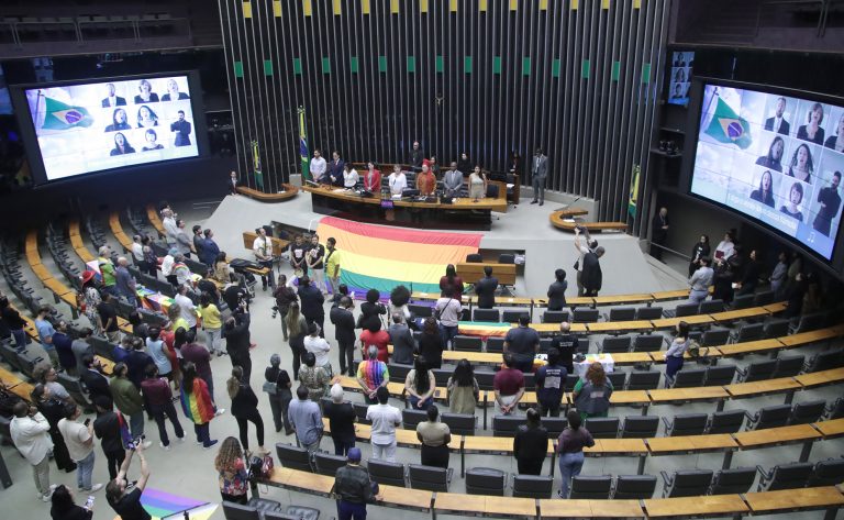 deputadas-defendem-prioridade-para-pauta-lgbtqia+-na-camara
