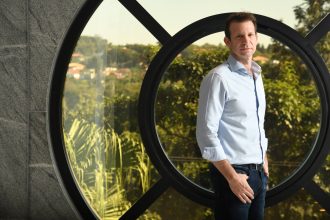 rs-tem-que-ser-tratado-como-o-brasil-foi-na-pandemia,-diz-ceo-de-construtora-gaucha