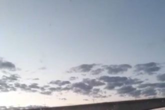 piloto-de-aviao-filmou-voo-por-baixo-de-ponte-e-rasantes-no-lago-de-palmas;-assista