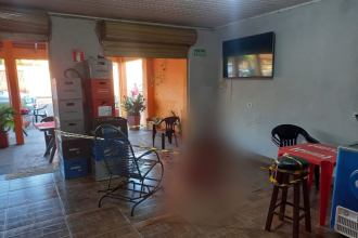 homem-e-morto-depois-de-tomar-arma-de-pm-e-atirar-contra-outro-policial-em-bar