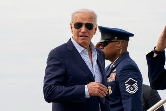 biden-admite-que-nao-teve-seu-melhor-desempenho-no-debate,-mas-diz-que-sabe-fazer-o-trabalho-direito