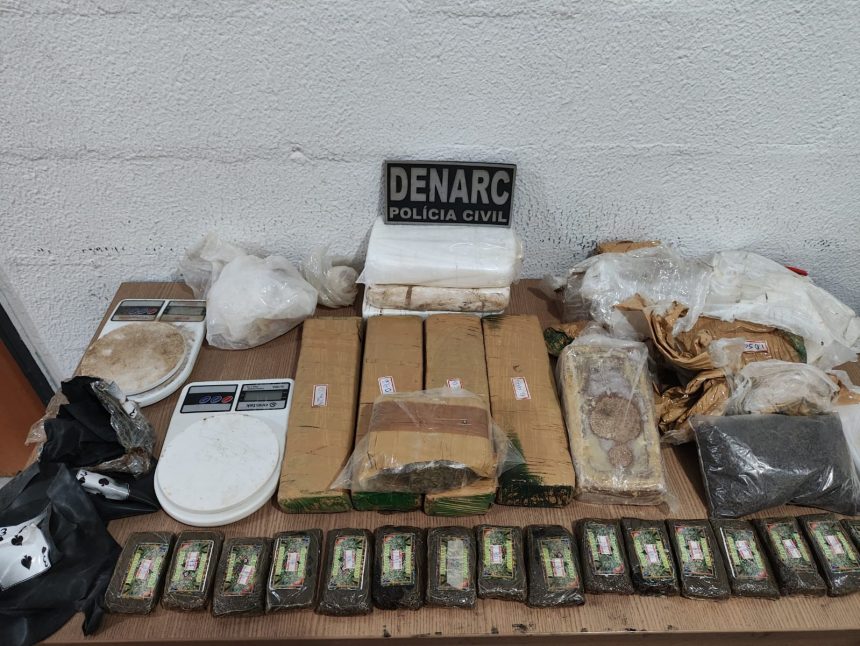 policia-encontra-mais-de-r$-300-mil-em-drogas-e-prende-suspeita-conhecida-como-‘dama-do-crime’