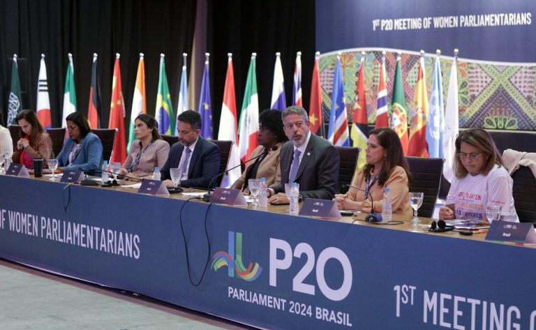 mulheres-parlamentares-do-g20-aprovam-17-recomendacoes-em-maceio