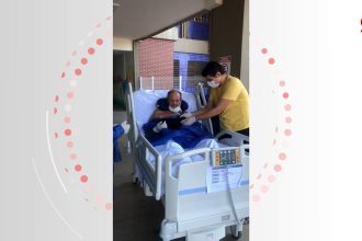 caminhoneiro-internado-se-emociona-ao-receber-visita-de-cachorrinha-que-estava-com-ele-no-acidente:-‘minha-companheira’