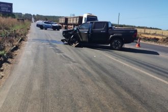 motorista-e-arremessado-de-carro-apos-batida-em-caminhonete-na-to-080