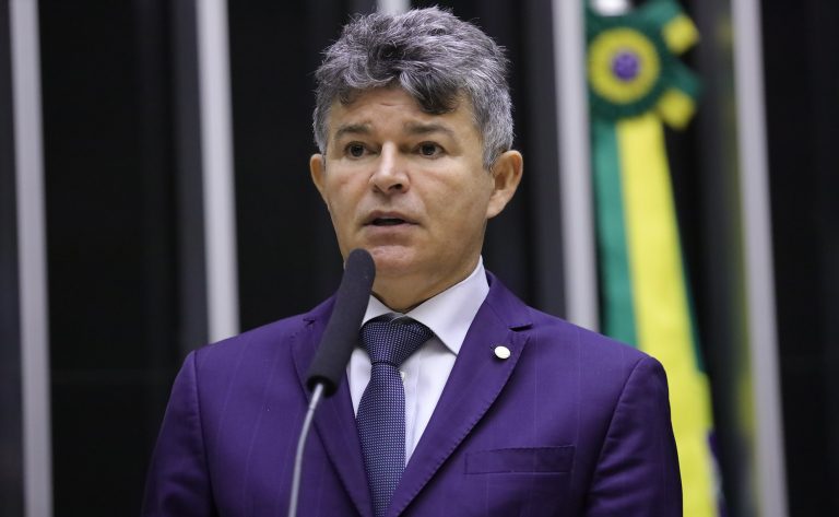 ccj-aprova-doacao-de-helicopteros-da-policia-federal-para-o-paraguai