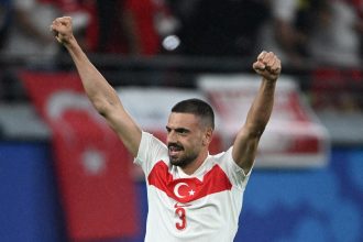 entenda-gesto-considerado-ofensivo-que-fez-jogador-da-turquia-ser-suspenso-da-eurocopa