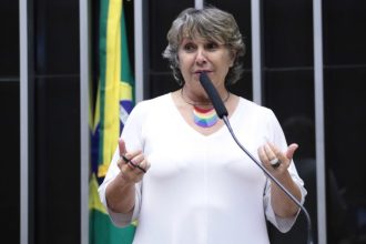 comissao-aprova-pena-maior-para-homicidio-que-envolver-discriminacao-contra-populacao-lgbti+