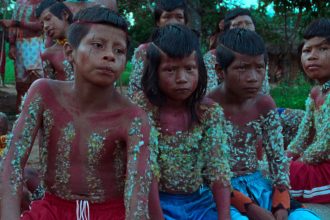 filme-premiado-em-cannes-com-atores-indigenas-do-tocantins-estreia-no-brasil