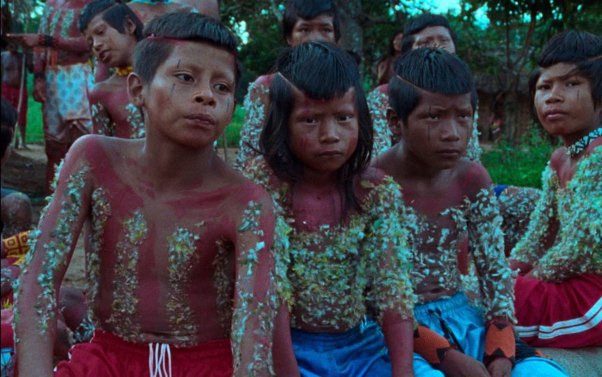 filme-premiado-em-cannes-com-atores-indigenas-do-tocantins-estreia-no-brasil