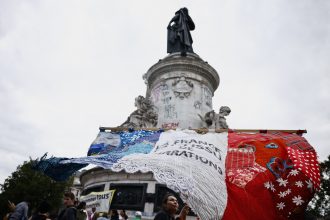 renuncia-de-premie-e-negociacao-entre-esquerda-e-centro:-o-que-acontece-apos-as-eleicoes-legislativas-na-franca