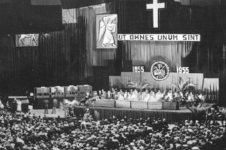 ganhou-nobel,-inventou-volei-e-virou-hit-musical:-conheca-historia-de-ymca