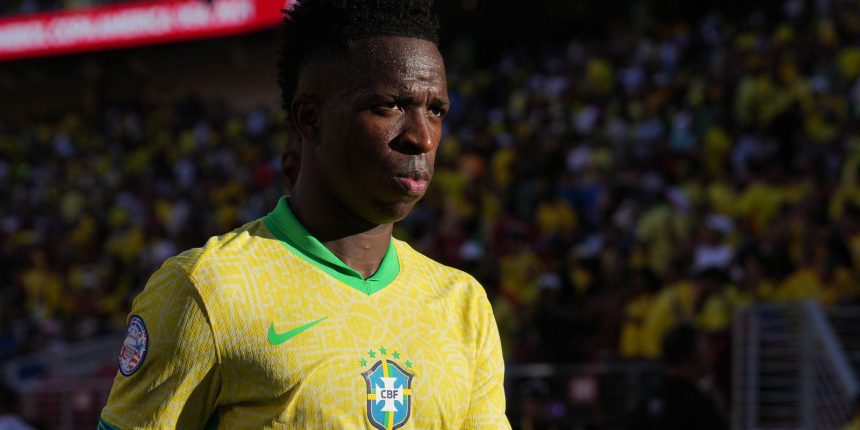 vini-jr.-pede-desculpas-por-ter-desfalcado-brasil-em-jogo-decisivo