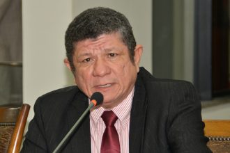 deputado-ivory-de-lira-retira-pre-candidatura-a-prefeito-apos-internacao-por-problemas-renais-e-cardiacos
