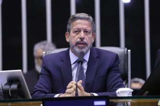 camara-aprovou-sistema-tributario-mais-agil-e-mais-simples,-diz-lira