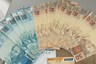 jovem-compra-dinheiro-falso,-nao-recebe-valor-total-e-ainda-vai-preso-apos-receber-pacote-com-cedulas