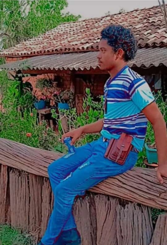 mae-de-jovem-morto-a-facadas-em-bar-pede-justica-apos-prisao-de-suspeita:-‘meu-coracao-esta-partido’