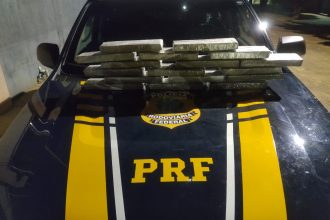passageiro-de-onibus-e-preso-com-mais-de-15-quilos-de-maconha-na-mochila,-diz-prf