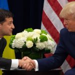 pelo-telefone,-trump-promete-a-zelensky-‘acabar-com-a-guerra’