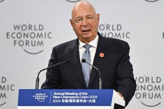 forum-economico-mundial-cria-comissao-de-investigacao-apos-denuncias-de-assedio-e-racismo,-diz-jornal