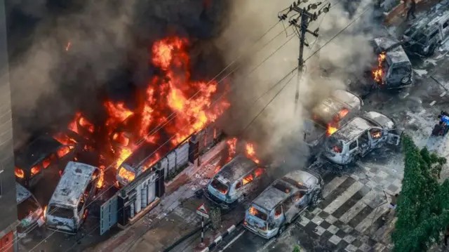 bangladesh-desliga-internet-em-meio-a-revolta-que-ja-deixou-mais-de-100-mortos