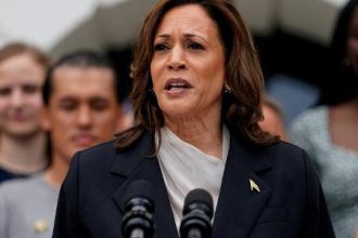 kamala-cita-‘legado-incomparavel’-em-primeiro-discurso-apos-biden-desistir