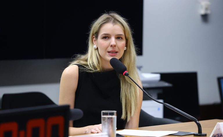 proposta-destina-ate-15%-do-valor-de-projetos-de-ifes-e-icts-para-custeio-de-fundacao-de-apoio