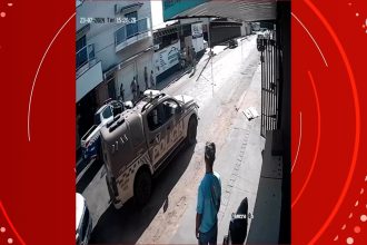 video:-suspeito-de-assassinar-jovem-a-facadas-em-parque-e-preso-em-cerco-da-pm