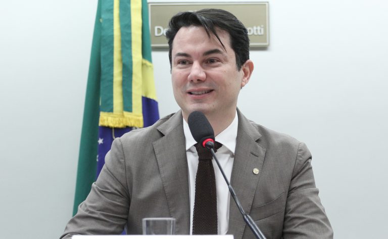 projeto-preve-suspensao-da-cnh-por-12-meses-de-quem-realiza-ultrapassagens-perigosas