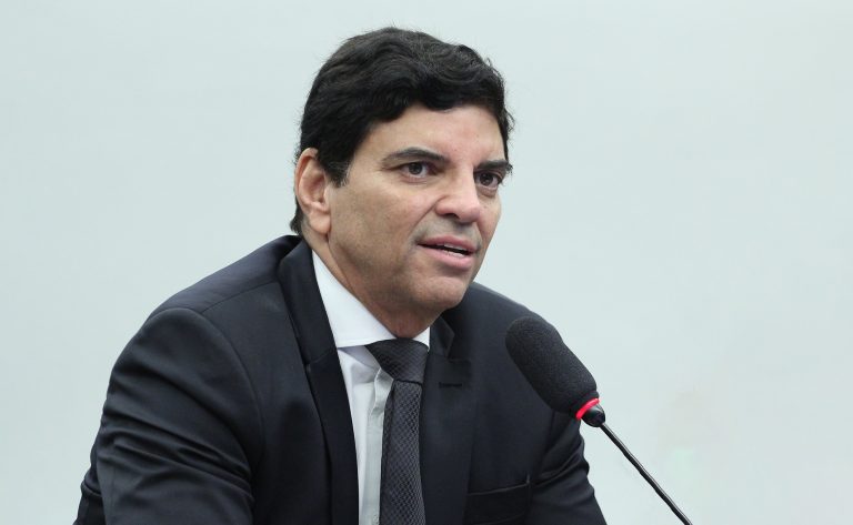 cortes-orcamentarios-devem-impactar-discussao-sobre-as-despesas-de-2025