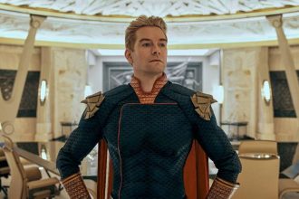 antony-starr,-de-‘the-boys’,-diz-que-ser-amamentado-na-serie-foi-como-cena-de-amor