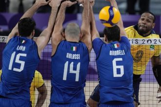 brasil-e-superado-pela-italia-na-estreia-do-volei-masculino-em-paris