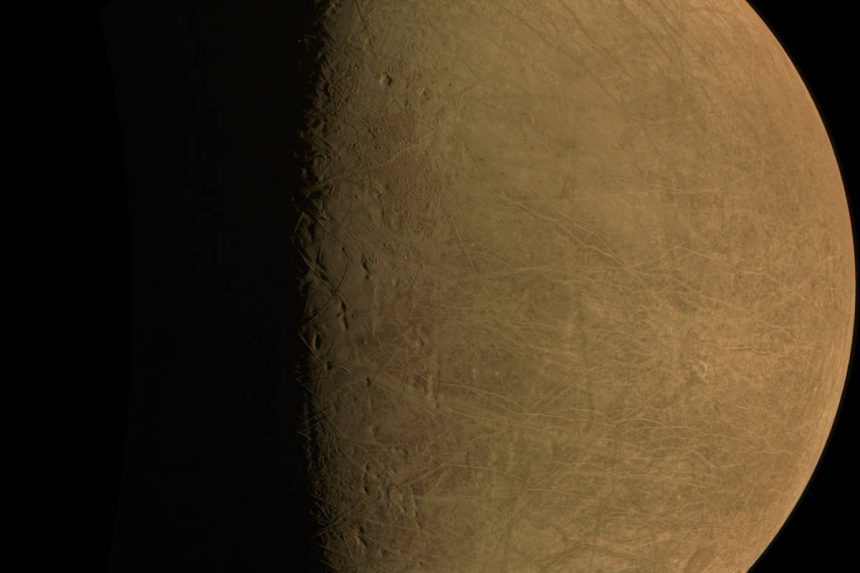 sonda-espacial-se-prepara-para-saltar-entre-a-terra-e-a-lua-a-caminho-de-jupiter