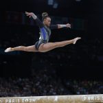 ao-som-de-raca-negra-e-com-show-de-rebeca-andrade,-brasil-vai-a-final-da-ginastica