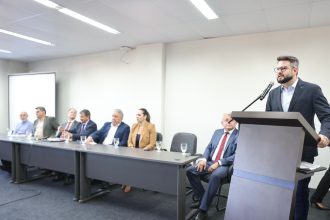 durante-visita-do-ministro-wellington-dias,-deputado-mantoan-reforca-prioridade-com-a-causa-social