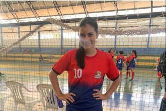 estudantes-fazem-homenagem-a-adolescente-que-morreu-em-acidente-de-transito;-video