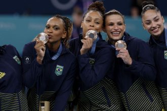 equipe-feminina-conquista-bronze-na-ginastica-artistica-em-paris