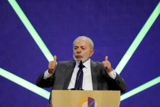 lula-diz-a-biden-que-brasil-trabalha-pela-normalizacao-do-processo-politico-na-venezuela