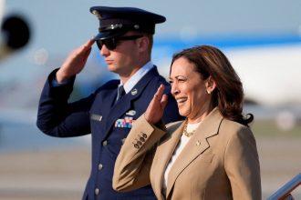 kamala-visitara-estados-decisivos-na-proxima-semana-com-seu-candidato-a-vice,-diz-agencia