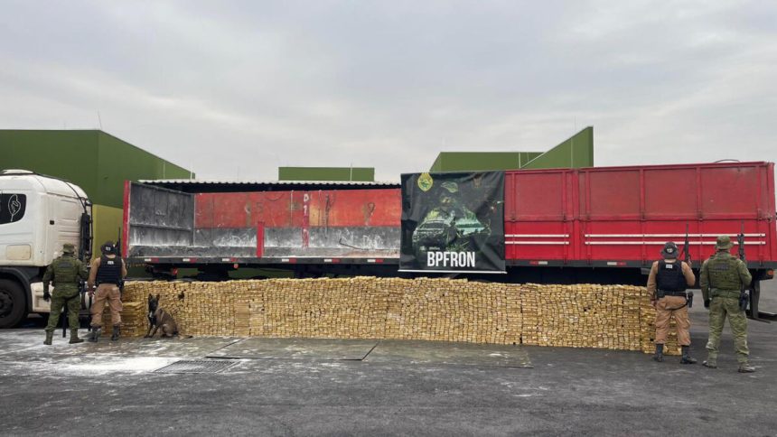 policia-militar-apreende-4,1-toneladas-de-maconha-no-parana