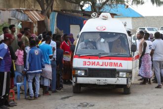 atentado-em-praia-da-somalia-deixa-32-mortos-e-63-feridos