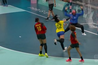 brasil-avanca-para-quartas-de-finais-no-handebol-feminino-apos-vencer-a-angola