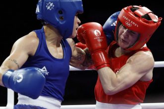 bia-ferreira-conquista-o-bronze-no-peso-leve-do-boxe-feminino