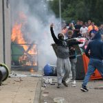 o-que-se-sabe-sobre-os-protestos-violentos-da-direita-radical-no-reino-unido
